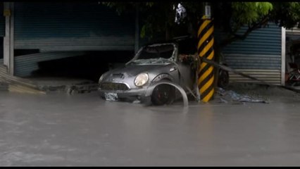 Il tifone Ragasa colpisce Taiwan, le immagini della devastazione