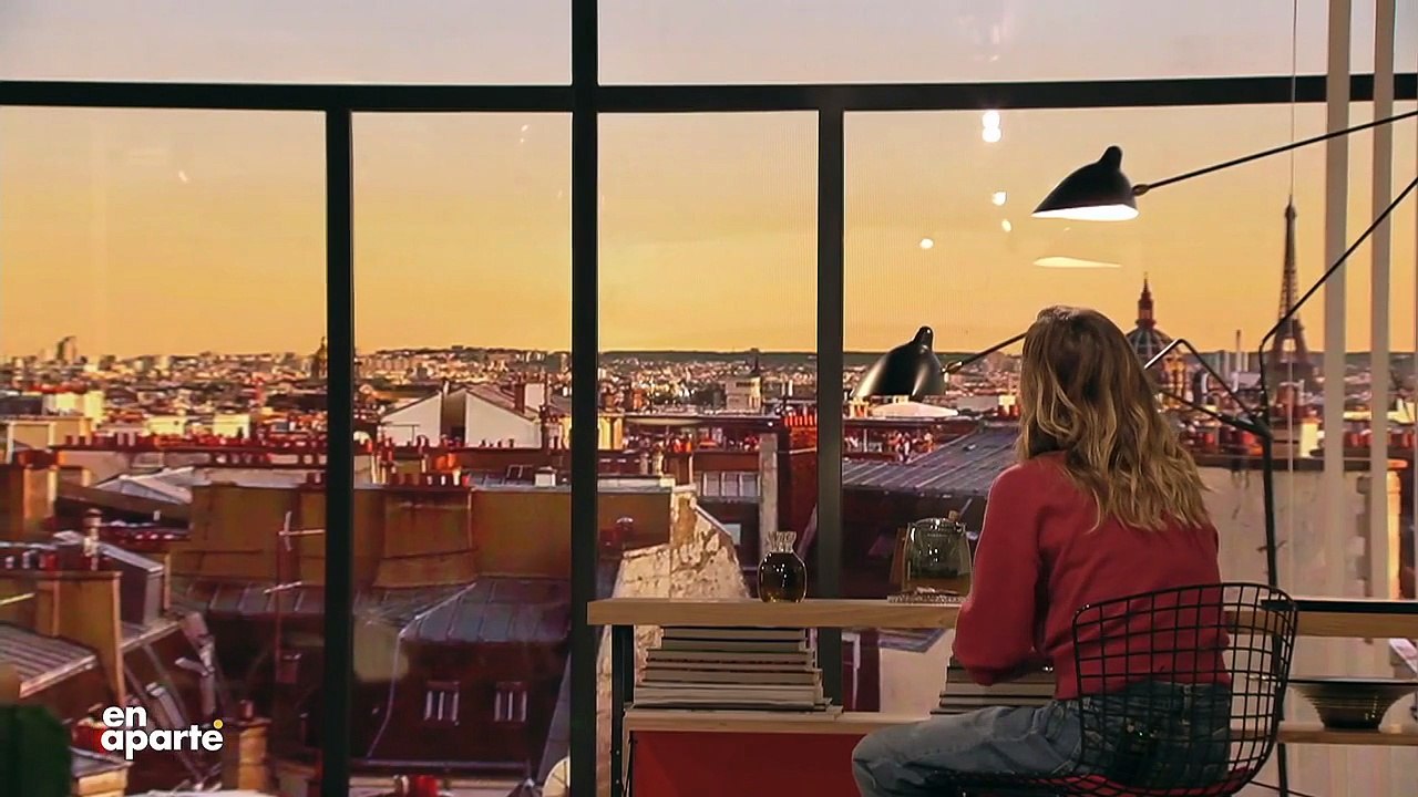 VOICI - "Je n’avais aucune autorité" : Camille Cottin traumatisée par son passé de professeure d'anglais, elle n'en garde pas un très bon souvenir (ZAPTV)