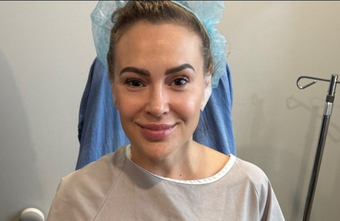 Alyssa Milano lässt Brustimplantate entfernen, um 'Körper loszulassen'