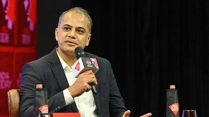 Stock market investing: Can AI really beat human experts?
