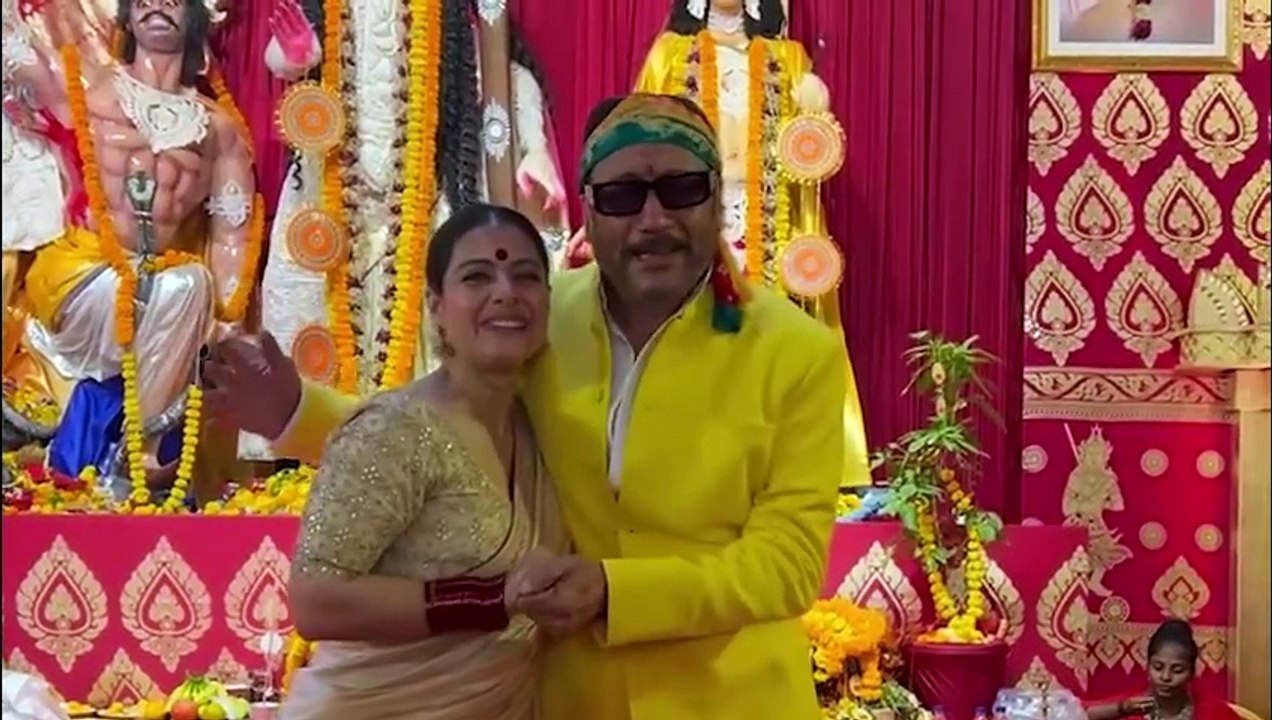 Kajol-Rani: दुर्गा पूजा पंडाल में साथ नजर आईं काजोल और रानी, दिवंगत चाचा को याद कर इमोशनल हुईं दोनों बहनें