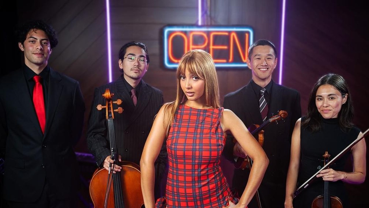 PinkPantheress "Illegal" (Live Performance) | Open Mic