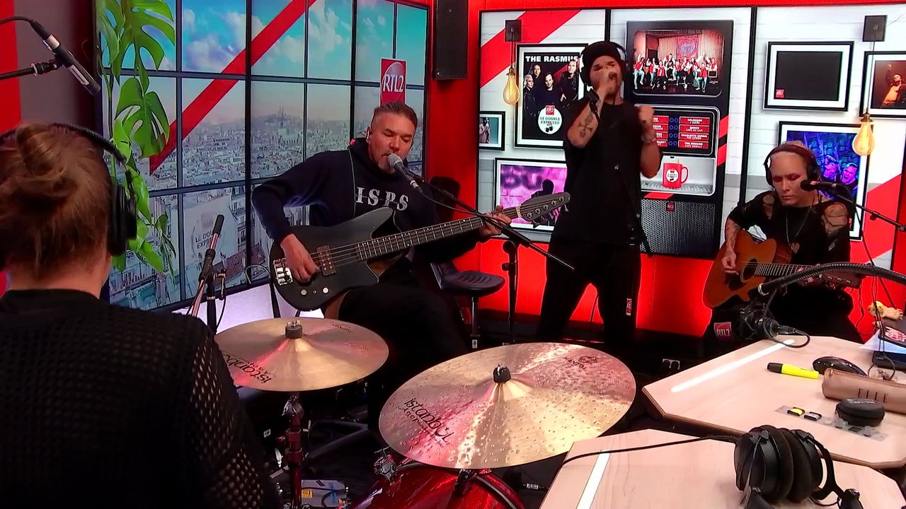 LIVE - The Rasmus interprète "In The Shadow" dans Le Double Expresso RTL2 (26/09/25)