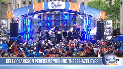 Kelly Clarkson performance 011