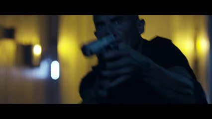 Issue de secours (2015) - Bande annonce