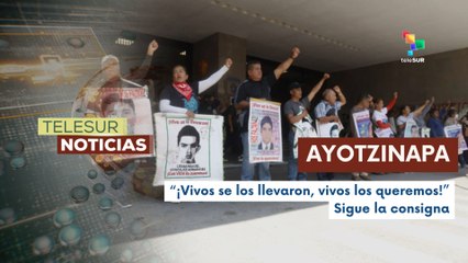 Familiares y estudiantes exigen justicia por desaparición de 43 jóvenes en México