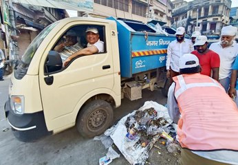 कचरा उठाने वाले ऑटो टिप्पर में मंत्री बने हेल्पर-ड्राइवर: केंद्रीय मंत्री ने