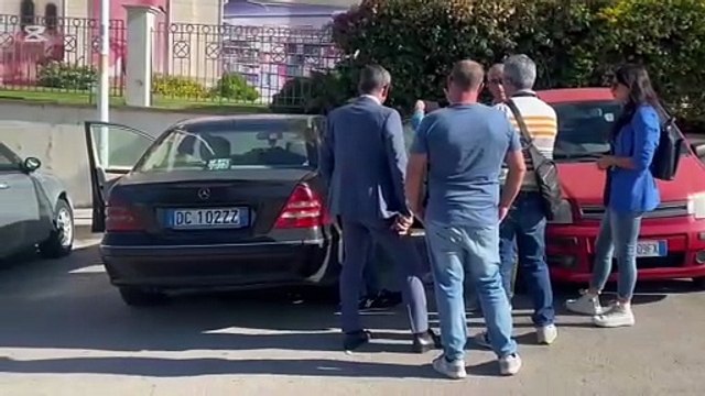 Sassari, uomo trovato agonizzante sul marciapiede muore all'arrivo dei soccorsi