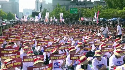 Güney Kore'de finans çalışanları grevde