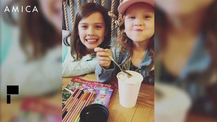 Jessica Alba celebra le figlie “mini me”: «Le mie maestre e migliori amiche»