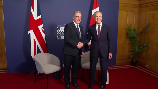 Gift Exchange between CARNEY and STARMER at the Summit | Like Two Friends