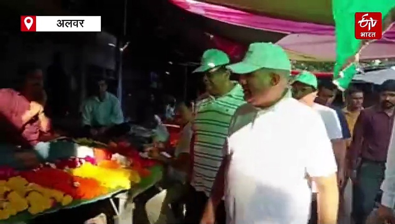 अलवर में श्रमदान का अनूठा नजारा: केंद्रीय मंत्री यादव बने हेल्पर और वन मंत्री शर्मा दिखे ऑटो टिप्पर चलाते