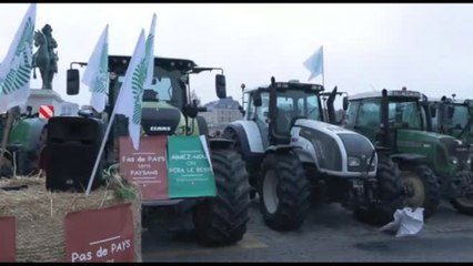 Francia, tornano i trattori contro l'accordo con il Mercosur