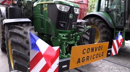 Francia, tornano i trattori contro l'accordo con il Mercosur