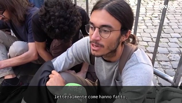 Blitz di Ultima Generazione a Montecitorio per la Palestina