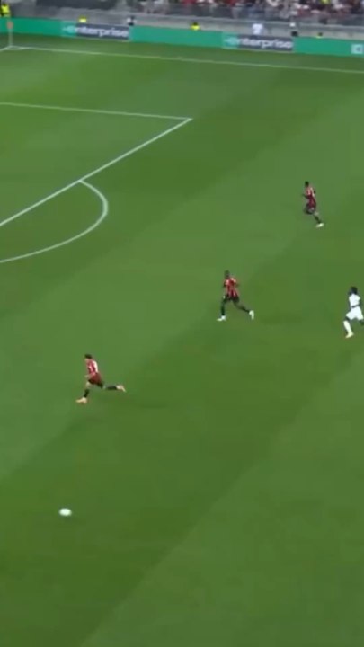 🔵 Lille s’impose 2-1 face à Brann dans la douleur, grâce à un exploit de vieux briscard.  ￼🟢 Lyon arrache le succès (1-0) face à Utrecht au terme d’un duel tendu.  ￼🔴 Nice s’incline 1-2 contre l’AS Roma, mais l’histoire est loin d’être écrite.