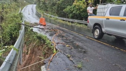 Fuertes lluvias causan colapso de la vía en Boca de la Mina