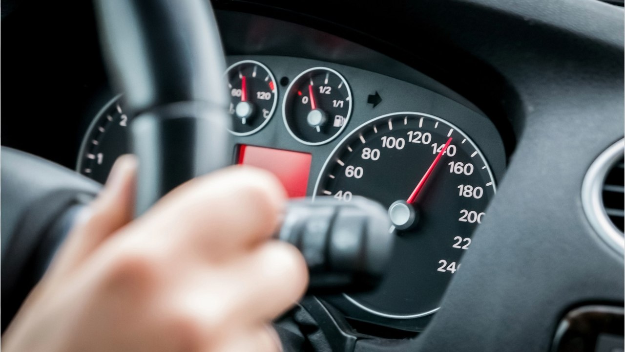 Excès de vitesse : limitations, perte de points et amende