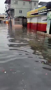 Calles de Maquiteria inundadas por fuertes lluvias