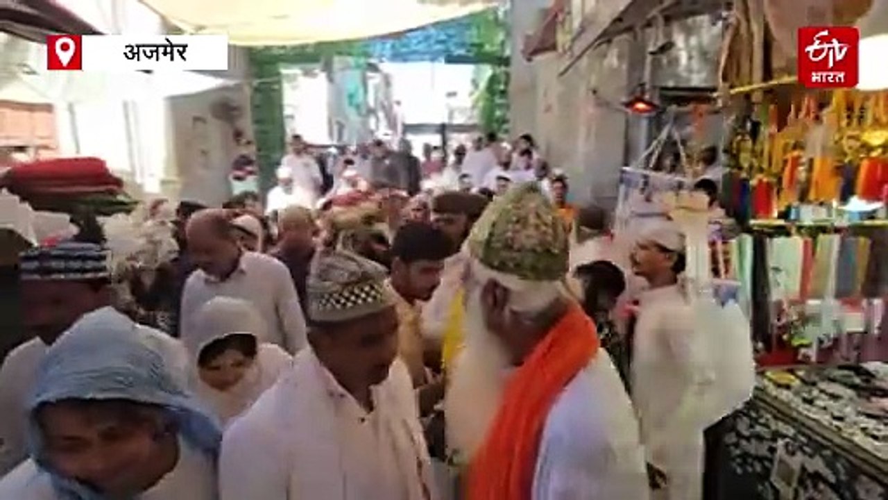 एकता कपूर अजमेर पहुंची, ख्वाजा गरीब नवाज की दरगाह में चादर पेश कर मांगी दुआ