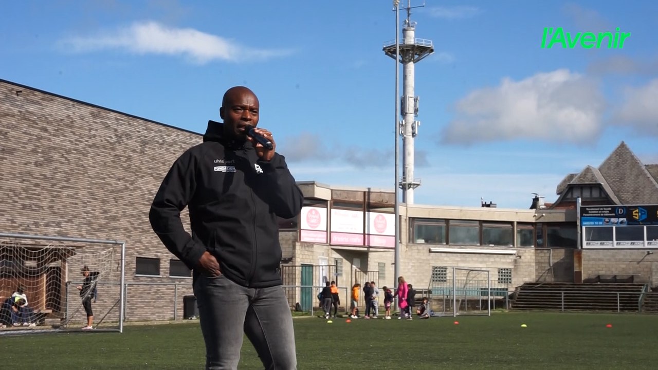 Mbo Mpenza présent à Verviers pour sensibiliser 600 jeunes aux discriminations avec le sport comme carotte