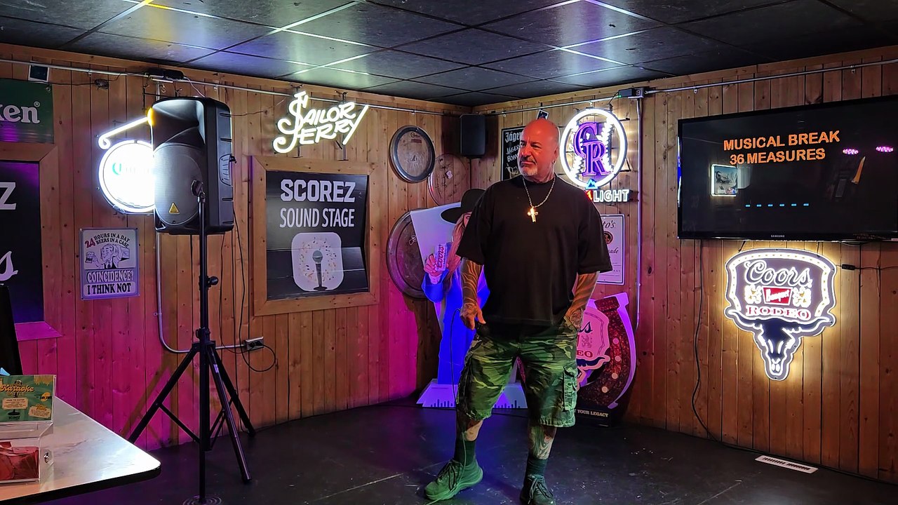 ZZ TOP - SHARP DRESSED MAN (PERFORMED LIVE AT SCOREZ)