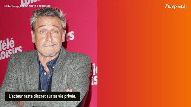 Jean-Michel Tinivelli (Simon Coleman) a été marié par le passé : une union qui n'allait pas durer et il l'a vite compris