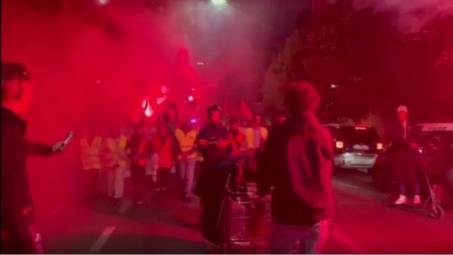 Forza Nuova a Bologna, il video del corteo di protesta di Potere al popolo e Cambiare rotta: «Fuori i fascisti dalla città»