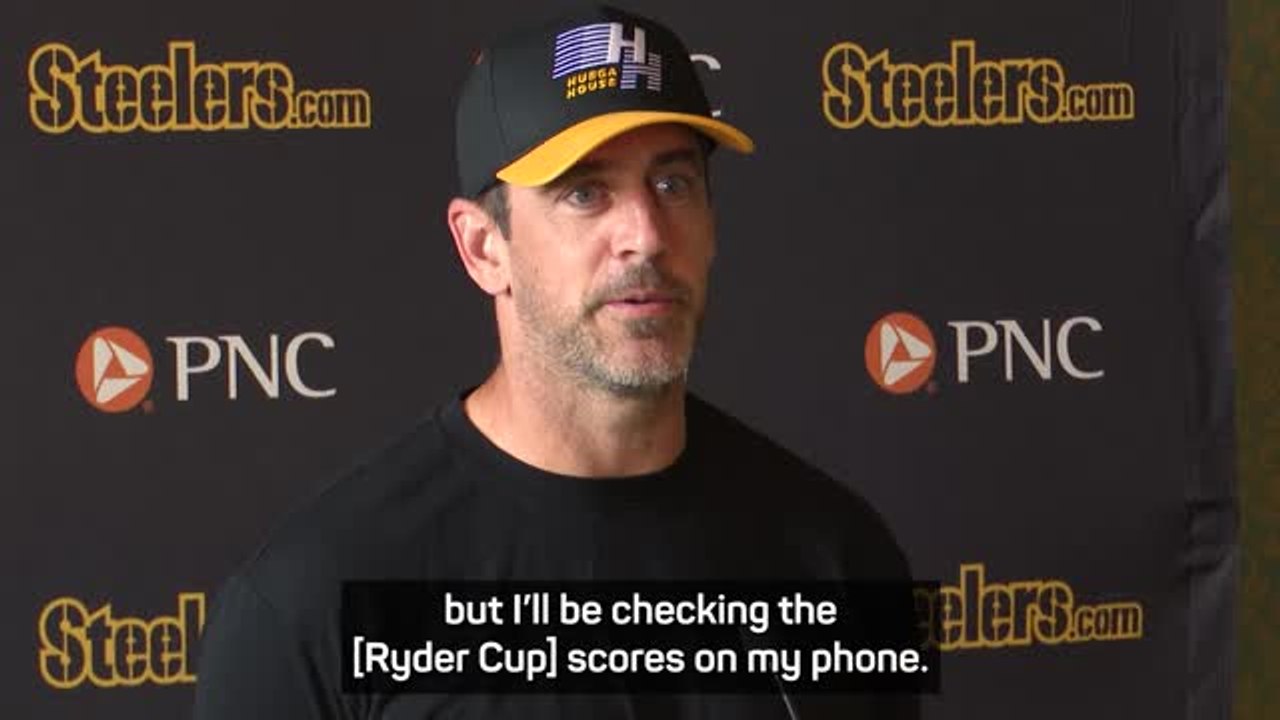 Aaron Rodgers not pulling for 'transcendent' Rory McIlroy while in Ireland