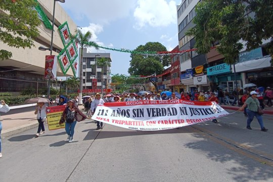 Ayotzinapa: Maestros de la CNTE marchan y bloquean carreteras en Chiapas