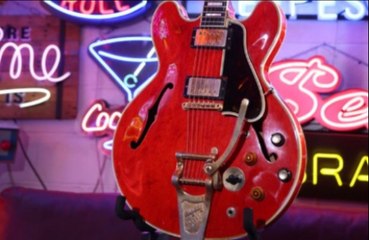 リアム・ギャラガーがオアシス解散の夜に破壊したギター、オークションに出品