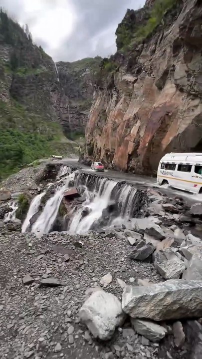 Dangourous road in leh ladakh #leh #manali