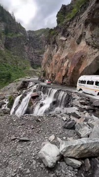 Dangourous road in leh ladakh #leh #manali