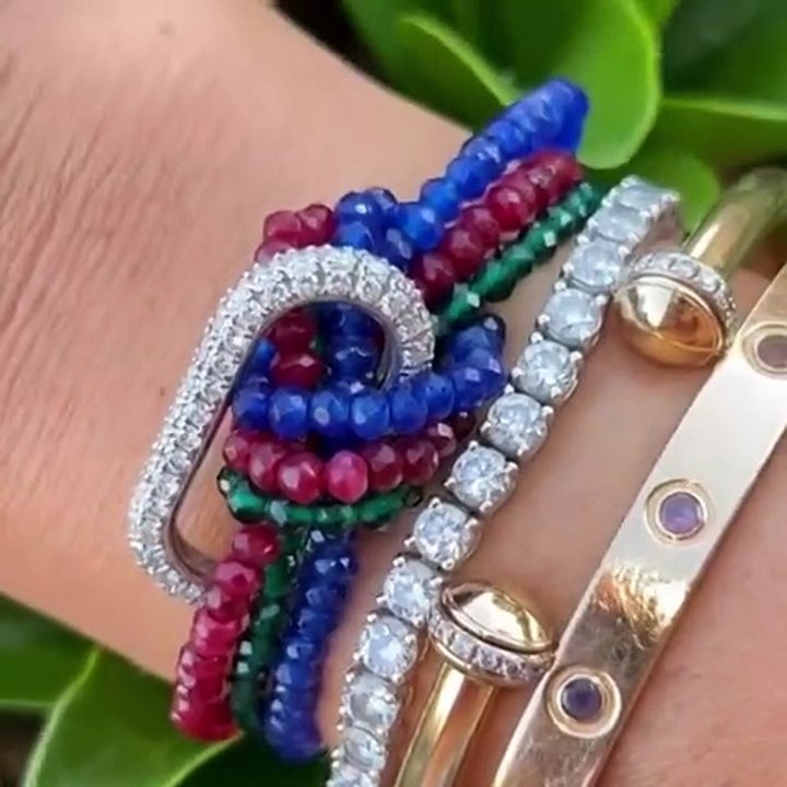 إرضي شغفك بالمجوهرات العصرية والتصاميم الملونة مع علامة Jude Jewels