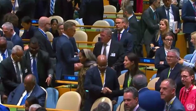 Trump informa de intensas negociaciones con países de Oriente Próximo para un acuerdo de paz