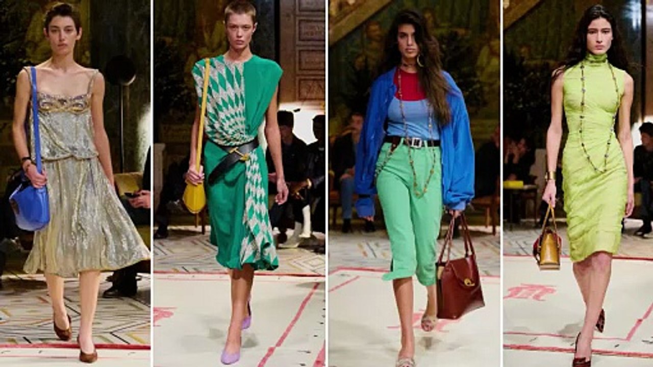 La nuova era Versace: sensualità ribelle e poesia alla sfilata Primavera Estate 2026