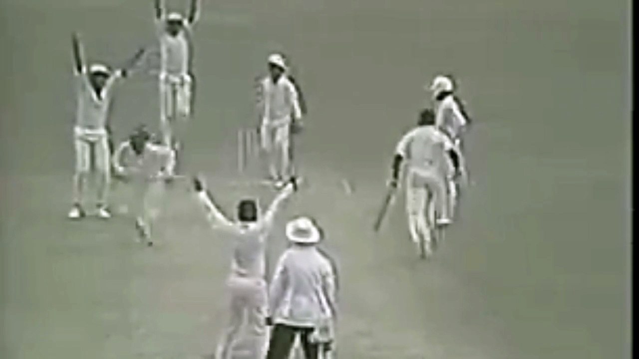 Arshad Ayub close appeal of Gus Logie 3rd Test at Port of Spain, Apr 15 1989