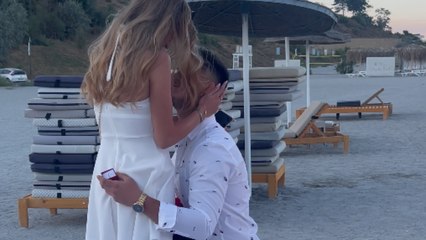 Girl uncovers her eyes to find her soulmate waiting on his one knee