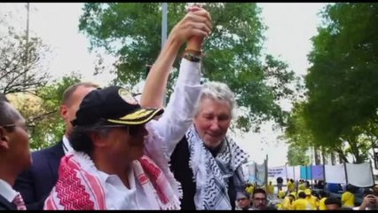 Presidente colombiano e Roger Waters insieme a manifestazione Pro-pal