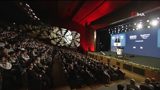 Cumhurbaşkanı Erdoğan: Evrensel değerler rafa kalkmış, uluslararası sistem tamamıyla felce uğramıştır. İnsanlık hakları ve insanlık onuru yara almış, merhamet gibi duygular sessize alınmıştır. Çok büyük bir sistem krizi vardır