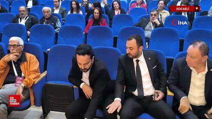 CHP kongresinde kavga: Tekme ve tokatlar havada uçuştu