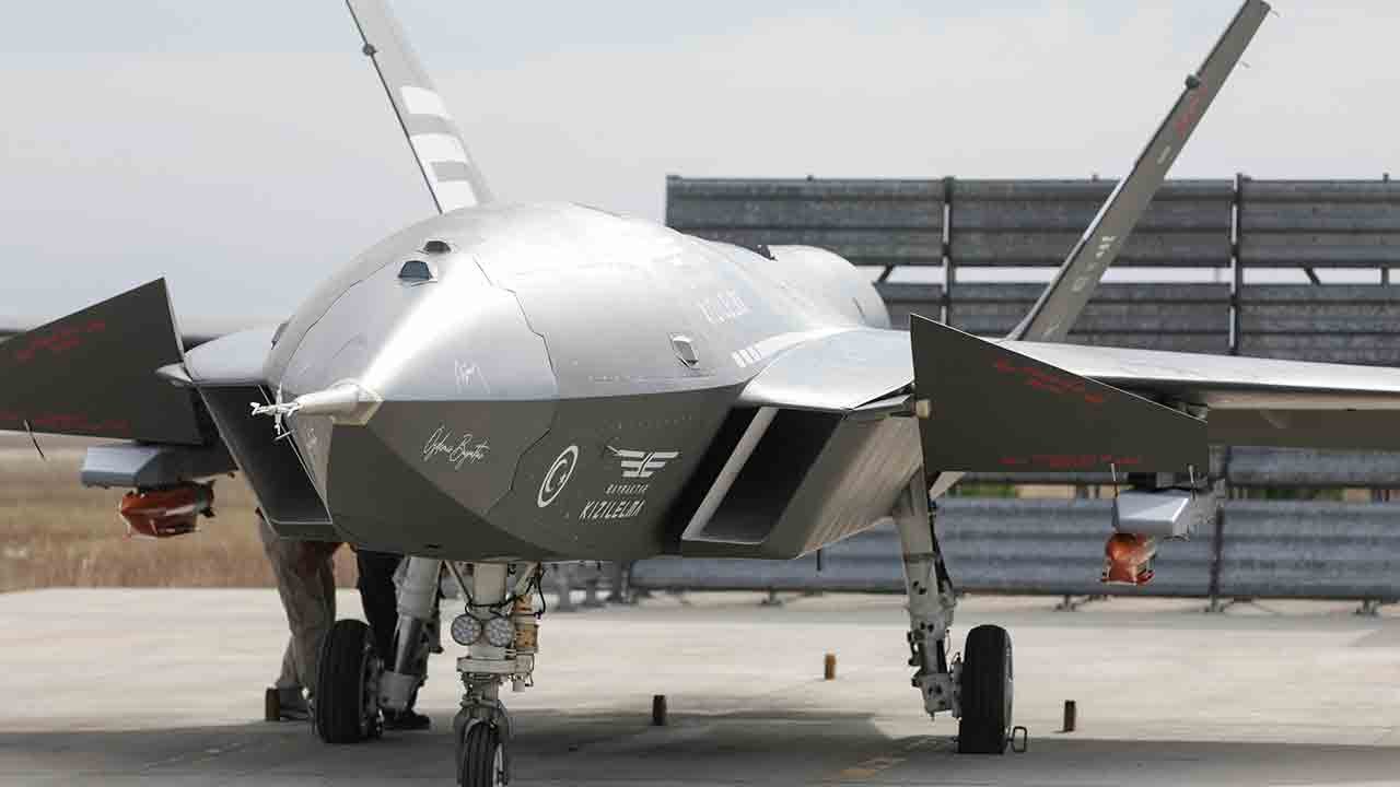 Bayraktar KIZILELMA completes first test with TOLUN guided munition