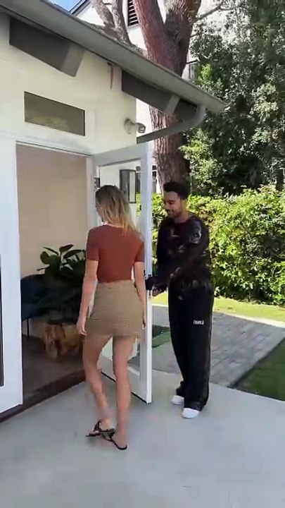 When my girlfriend see’s me open the door for another girl #comedy #funny #prank #girlfriend #boyfriend