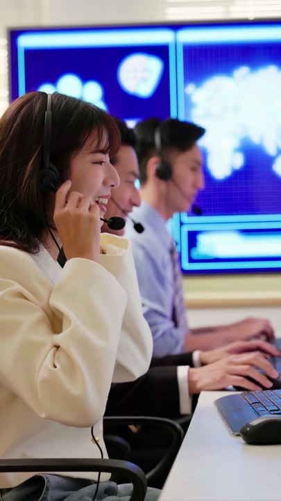AI S7-AI vs Human Receptionist: Who Wins?
