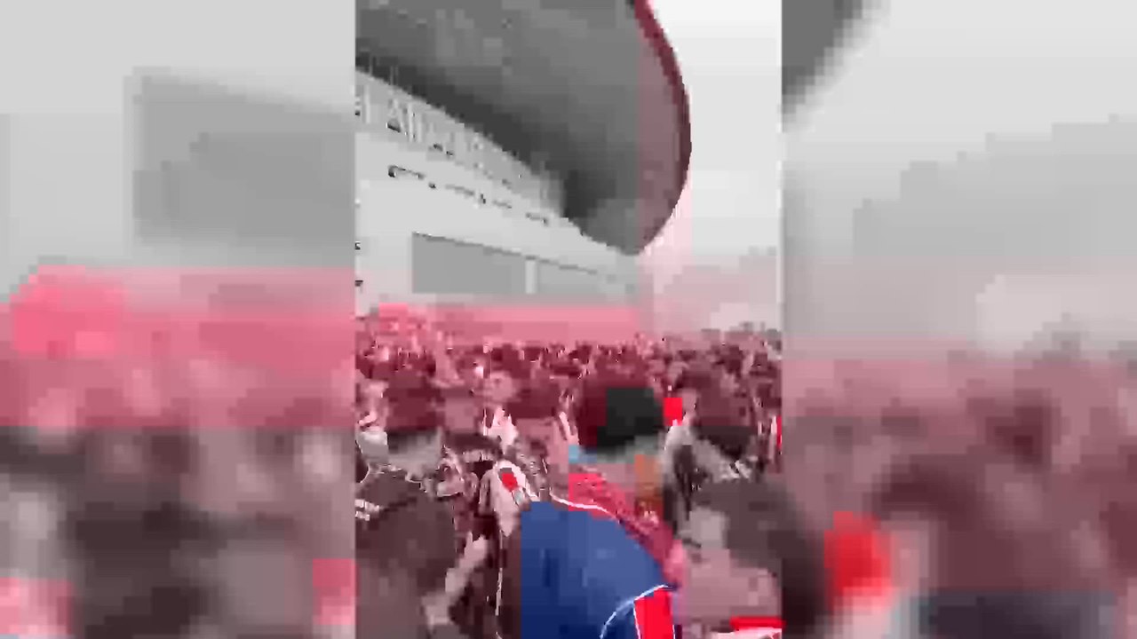 El último cántico de los aficionados del Atleti contra Vinicius: retumbó en los aledaños del Metropolitano