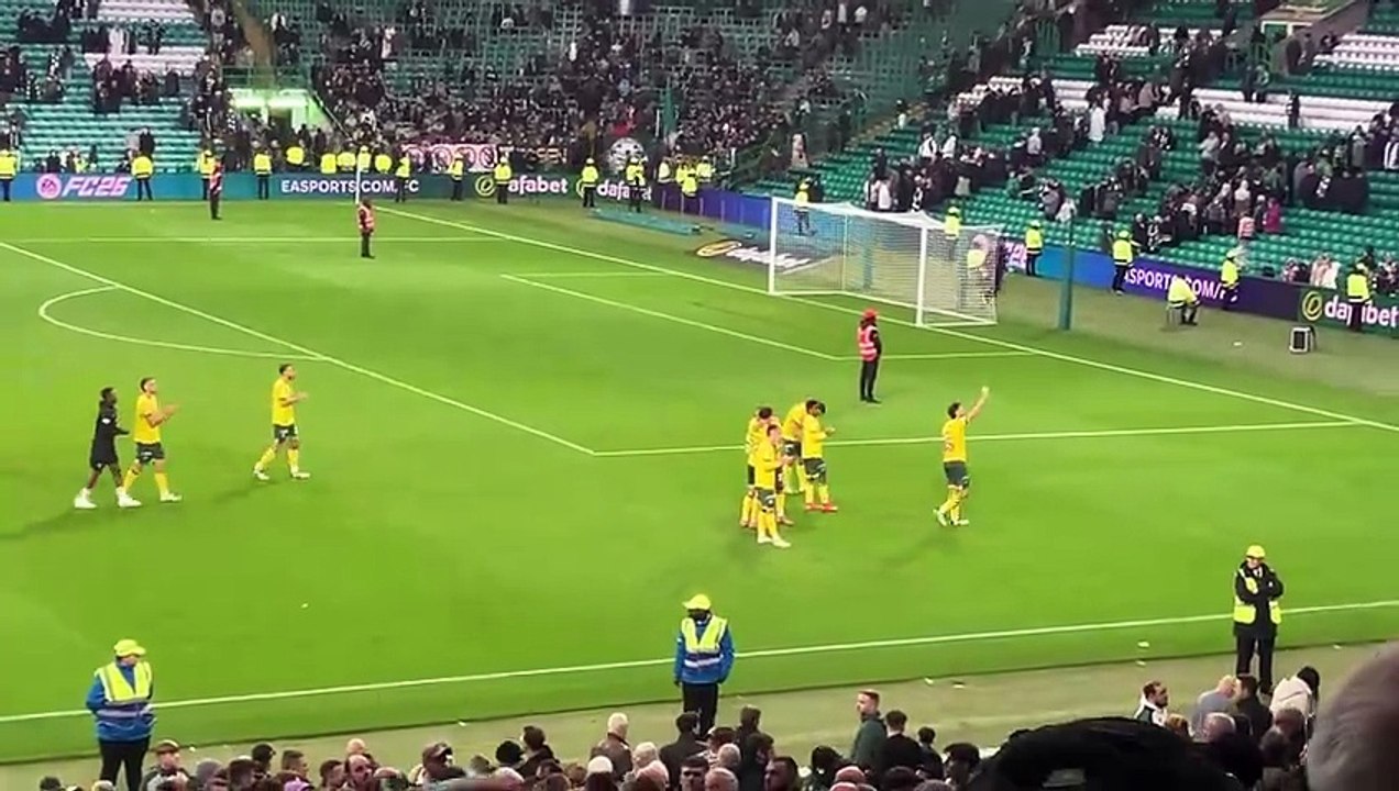 Hibs players take applause at Celtic Park