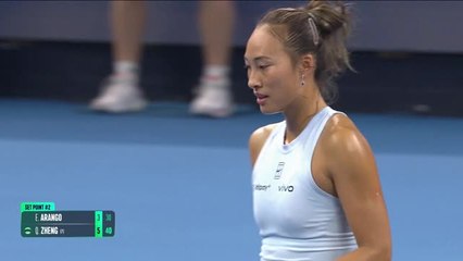 Pékin - Qinwen Zheng déroule