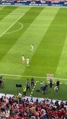Solo tres jugadores del Madrid fueron a saludar a la afición del Madrid en el Metropolitano