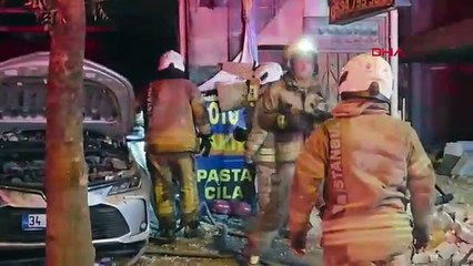 Bahçelievler'de patlama! 2 araç kullanılamaz hale geldi