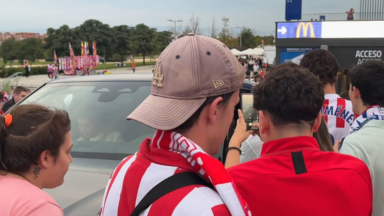 Absoluta locura de los aficionados del Atlético con Godín